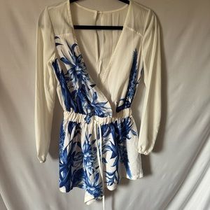 NWOT-Shein white and royal blue floral romper